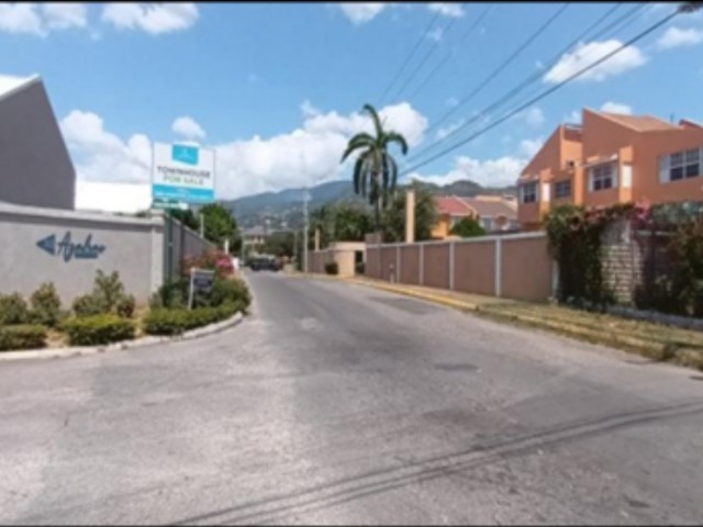 4 bed Townhouse For Sale - KINGSTON 6, Kingston / St. Andrew, Jamaica