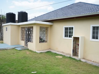 3 bed House For Sale in Santa Cruz, St. Elizabeth, Jamaica