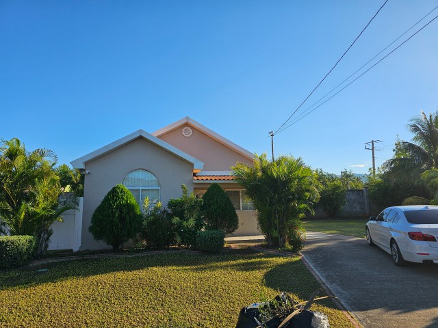 House For Rent in Caymanas Country Club Estate, St. Catherine Jamaica | [7]