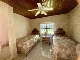 4 bed House For Sale in Alexander Park, St. Thomas, Jamaica