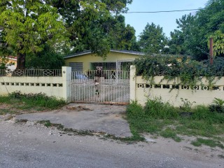 House For Sale in Willowdene, St. Catherine Jamaica | [5]