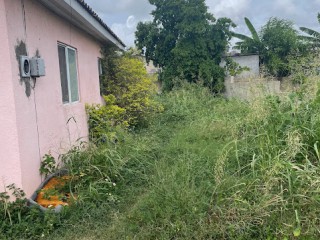 2 bed House For Sale in BUSHY PARK, St. Catherine, Jamaica