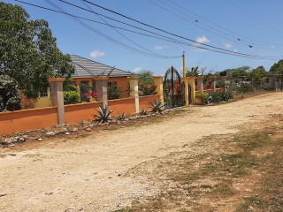 House For Sale in Terrier Town  Race Track, Clarendon Jamaica | [12]