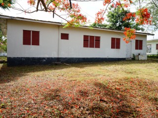 3 bed House For Sale in Santa Cruz, St. Elizabeth, Jamaica