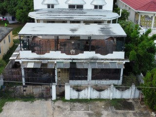 6 bed House For Sale in Sydenham Villas, St. Catherine, Jamaica