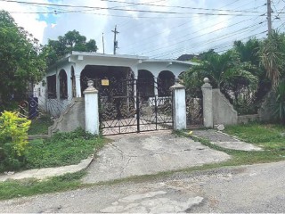 3 bed House For Sale in Sydenham Gardens, St. Catherine, Jamaica