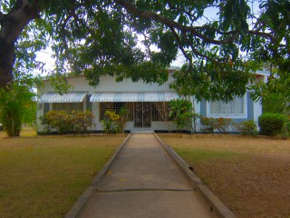 House For Sale in Near Denbigh, Clarendon Jamaica | [2]