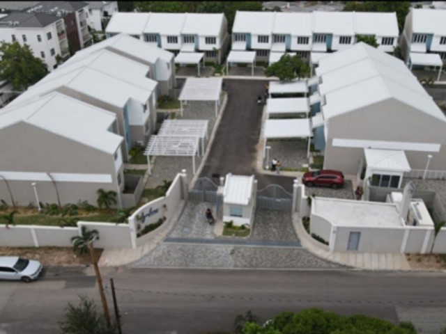 Townhouse For Sale in KINGSTON 6, Kingston / St. Andrew Jamaica | [13]