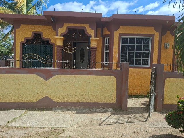 2 bed House For Sale - 4 West Greater Portmore, St. Catherine, Jamaica