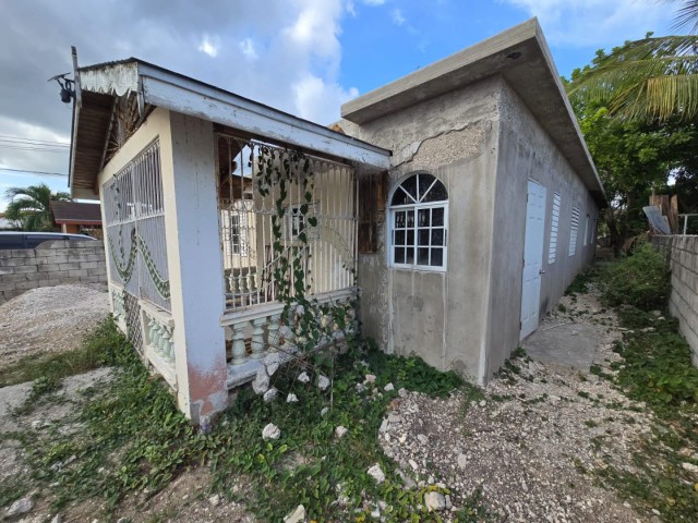 House For Sale in Innswood Village, St. Catherine Jamaica | [2]