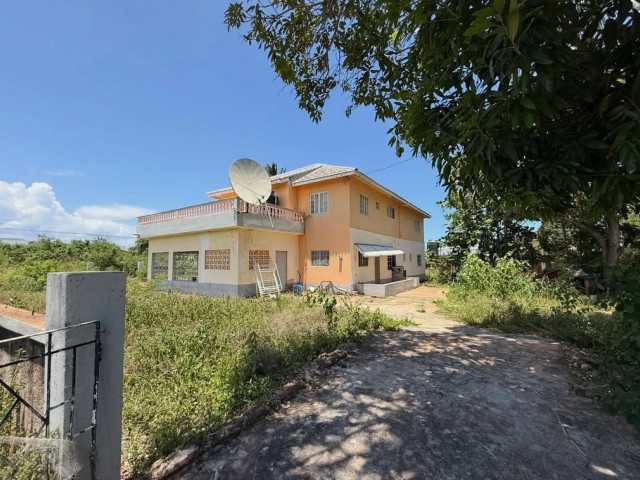 House For Sale in GREEN ACRES SPANISH TOWN, St. Catherine Jamaica | [1]