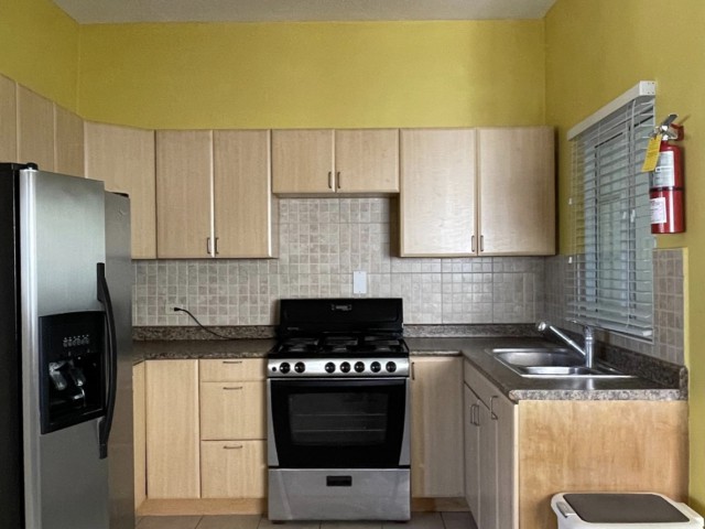 Townhouse For Rent in Caribbean Estate Greater Portmore, St. Catherine Jamaica | [12]