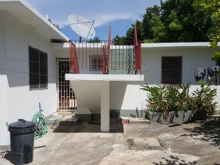 House For Sale in Coral Gardens Montego Bay, St. James Jamaica | [10]
