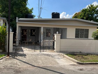 4 bed House For Sale in Hughenden, Kingston / St. Andrew, Jamaica