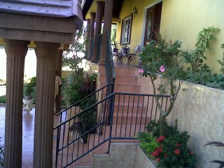4 bed House For Sale in May Pen, Clarendon, Jamaica