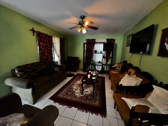 House For Sale in Ensom City, St. Catherine Jamaica | [5]