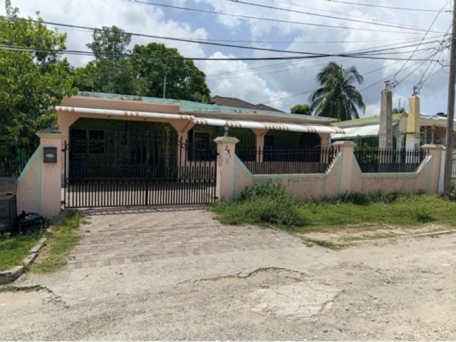 4 bed House For Sale - ELTHAM VIEW, St. Catherine, Jamaica