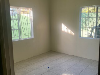 Flat For Rent in Innswood Village, St. Catherine Jamaica | [11]