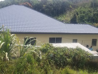 8 bed House For Sale in Spaldings, Manchester, Jamaica