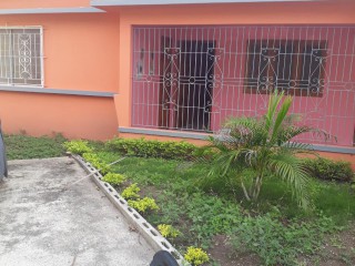 Townhouse For Rent in Boulevard, Kingston / St. Andrew Jamaica | [9]