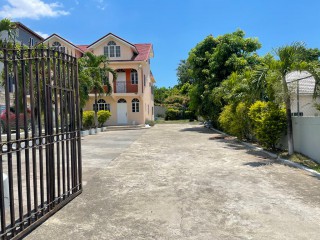 Townhouse For Rent in KINGSTON 6, Kingston / St. Andrew Jamaica | [1]