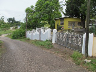 4 bed House For Sale in Palmers Cross, Manchester, Jamaica