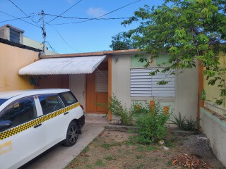 4 bed House For Sale in 6 East Greater Portmore, St. Catherine, Jamaica