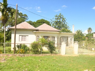 3 bed House For Sale in Santa Cruz, St. Elizabeth, Jamaica