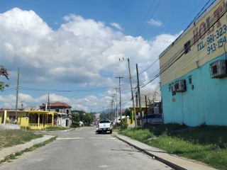 2 bed House For Sale in Royal Place Estate, St. Catherine, Jamaica