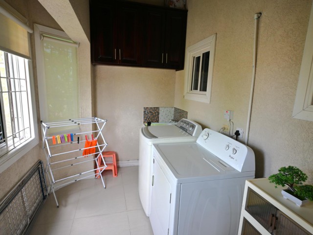 Apartment For Sale in DUNROBIN AVE, Kingston / St. Andrew Jamaica | [12]