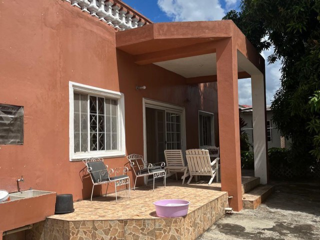 House For Sale in MOLYNES SQUARE, Kingston / St. Andrew Jamaica | [13]