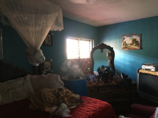 3 bed House For Sale in Spanish Town, St. Catherine, Jamaica