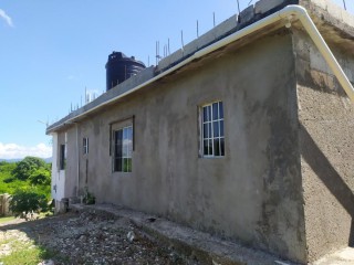 2 bed House For Sale in May Pen, Clarendon, Jamaica