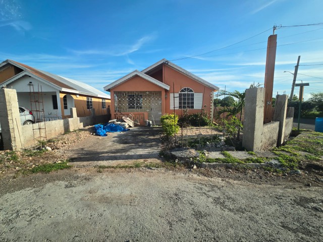 2 bed House For Rent - Rhone Park Estate, St. Catherine, Jamaica