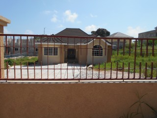 House For Sale in Avondale Heights Mandeville, Manchester Jamaica | [12]