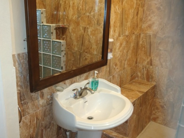 Flat For Rent in Tankerville  between Stadium n Beverly Hills, Kingston / St. Andrew Jamaica | [6]