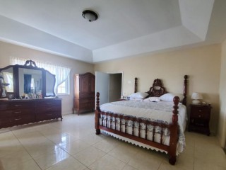 4 bed House For Sale in 5 Pidgeon Grove, Manchester, Jamaica