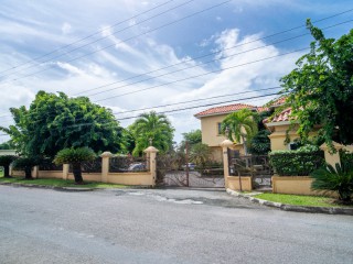 1 bed Apartment For Sale in Havendale, Kingston / St. Andrew, Jamaica