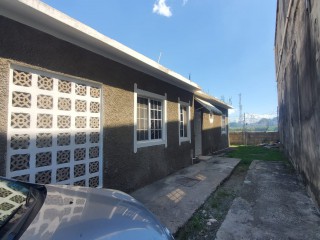 2 bed House For Sale in Royal Place Estate, St. Catherine, Jamaica