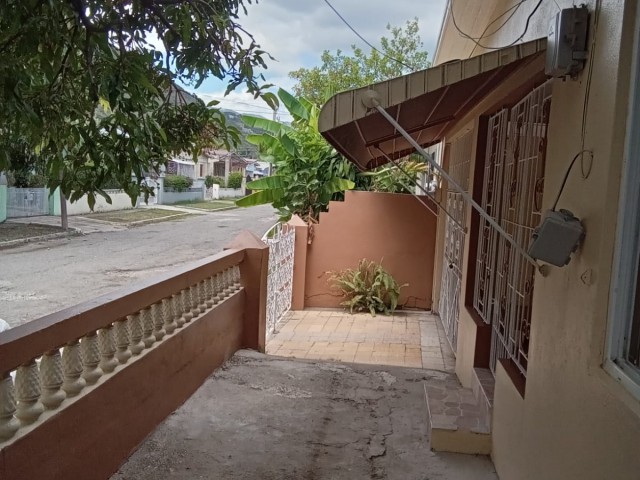 House For Rent in Gardener Ave, Kingston / St. Andrew Jamaica | [4]