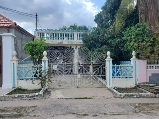2 bed House For Sale in Mineral Heights, Clarendon, Jamaica