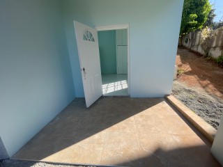Flat For Rent in South Ambassadors Heights, Kingston / St. Andrew Jamaica | [6]