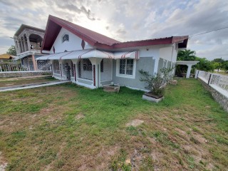 4 bed House For Sale in Hopedale, St. Catherine, Jamaica