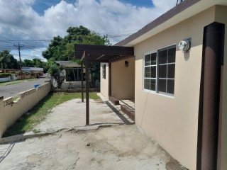 4 bed House For Sale in Ensom City Spanish Town, St. Catherine, Jamaica