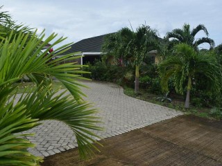 House For Sale in Laughlands, St. Ann Jamaica | [6]