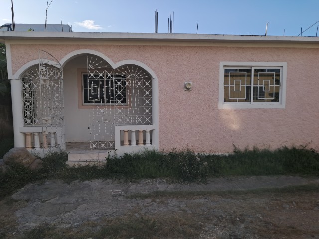 House For Sale in Christian Gardens, St. Catherine Jamaica | [1]