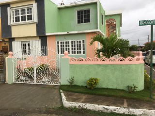 Townhouse For Sale in Bridgeview, St. Catherine Jamaica | [10]