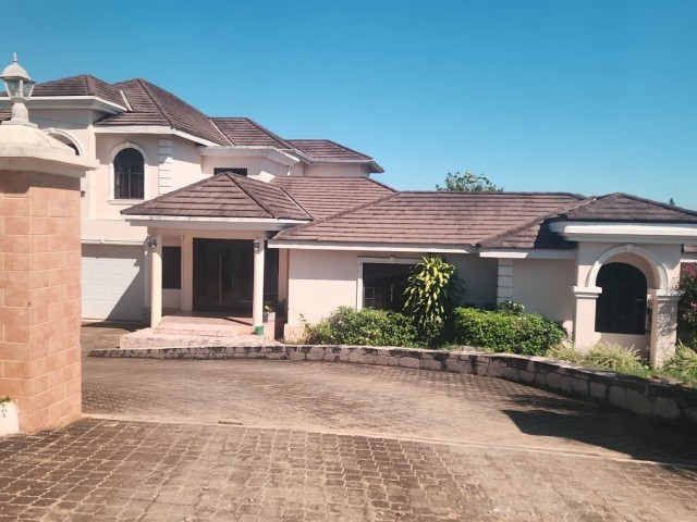 House For Sale in Mandeville, Manchester Jamaica | [8]