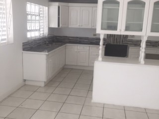 Townhouse For Rent in RUSSELL HEIGHTS CHERRY GARDENS, Kingston / St. Andrew Jamaica | [1]