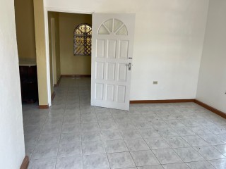 Flat For Rent in MONA, Kingston / St. Andrew Jamaica | [4]
